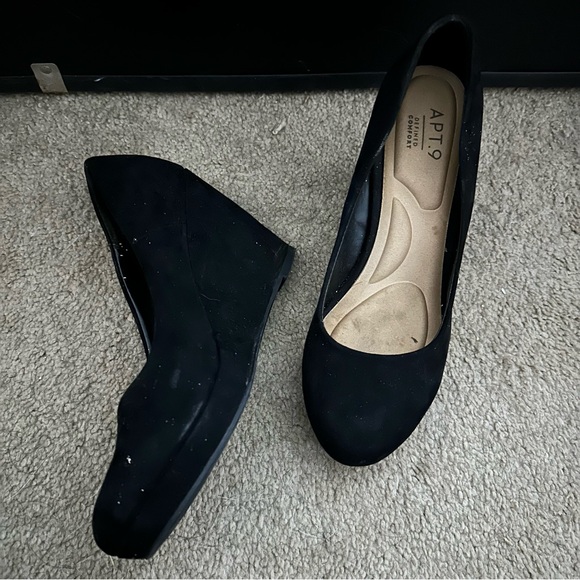 Black Rounded Toe Wedges - Picture 3 of 7